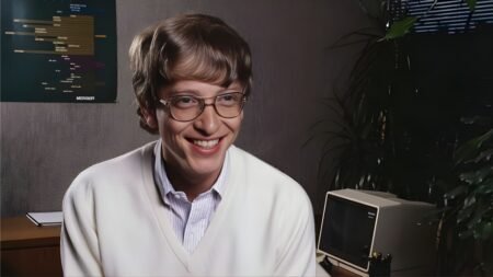 How Bill Gates Turned $50,000 Into $100 Billion